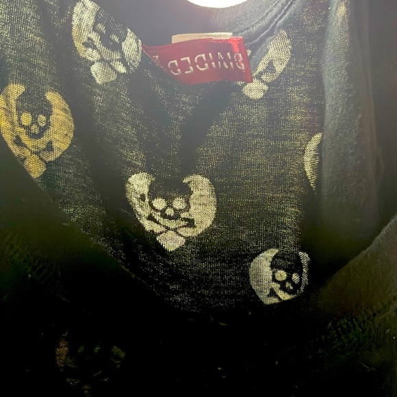 3 Quarter Length Skull Burnout Top - Picture 1 of 3